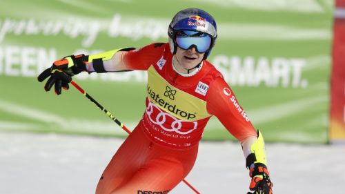 La FIS mette i bastoni tra le ruote a Odermatt per il design del casco: la reazione di Swiss-Ski