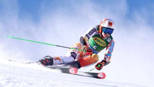Vlhova torna a fare gigante e sorride: