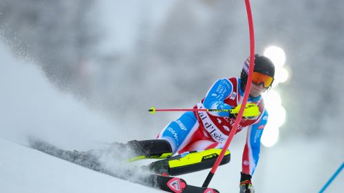 Amiez fa impazzire la Francia priva di Noel: a Val d'Isère c'è il figlio d'arte davanti dopo la 1^ manche, Vinatzer in difesa