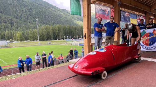 Germania pigliatutto ad Igls: tripletta nel bob a due maschile e successo di Buckwitz nel monobob. Baumgartner ancora nei 10