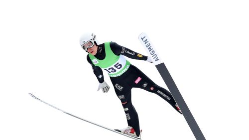 L'olimpo del salto con gli sci accoglie Anna Odine Stroem, è oro della norvegese sul Normal Hill di Predazzo