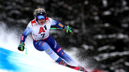 Le azzurre dominano a Cortina con Brignone che anticipa Goggia e Nadia Delago: brividi a Rumerlo per Vonn e Venier
