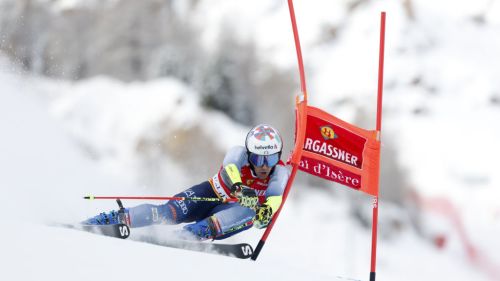 Alle 13.00 la manche decisiva in Val d'Isère. Rabbia De Aliprandini: 