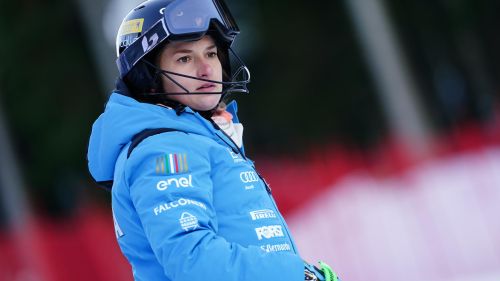 Clamoroso ad Hafjell, Odermatt out e Pinheiro Braathen, al comando del gigante delle finali, 'vede' la coppa