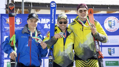 Il finale in Val Senales tra il primo tricolore di De Aliprandini e il saluto di Hofer, all'ultima gara della carriera