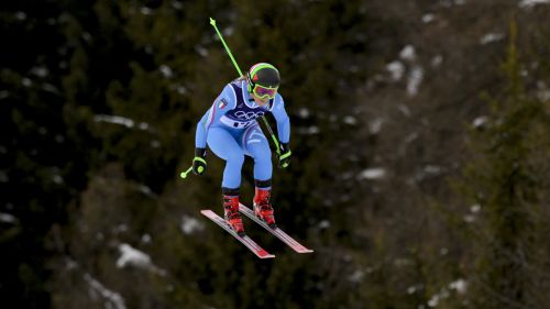 Prova tosta a Cortina dopo la nebbia, è una Vonn super fino allo Scarpadon. Goggia risponde presente