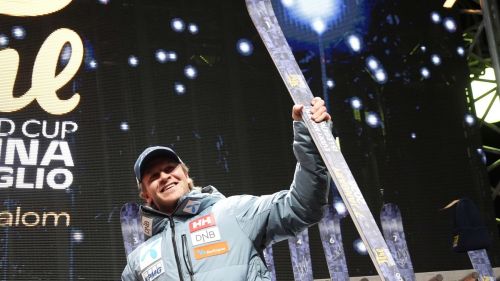 Campiglio, che battaglia per la 3Tre! Hallberg da sogno su Nef e Noel, poi i norge: per Vinatzer inforcata amarissima