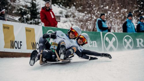 Felix Loch cuore d'oro: il fuoriclasse tedesco dello slittino si è recato in Polonia per aiutare i profughi ucraini