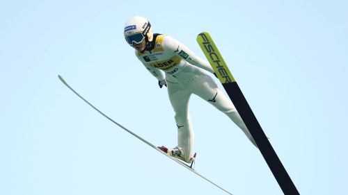 Nika Prevc di un altro pianeta, è doppietta mondiale per la slovena che trionfa anche su Large Hill ed entra nella storia