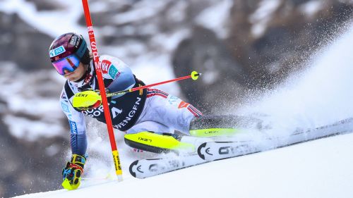 McGrath questa volta non sbaglia, è sua Wengen nel giorno di una leggendaria tripletta norge!