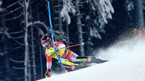 Adelboden, si parte dallo slalom: Meillard di rosso per un sogno in casa, aprirà la gara Strasser