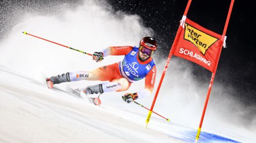 Favoloso Meillard nella notte di Schladming, è ancora suo il gigante sulla Planai. Vinatzer getta via tutto, orgoglio Borsotti