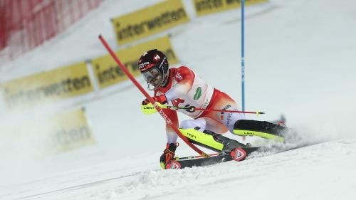 E' amarissima la combinata a squadre per l'Italia: Vinatzer inforca, è tripletta svizzera clamorosa