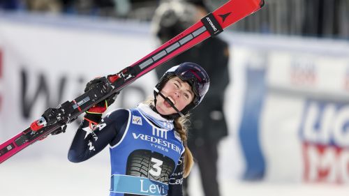 Per Shiffrin arriva la... slitta di Babbo Natale! Levi è magica per Mikaela: 