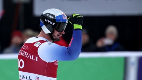 Che lotta dietro a Odermatt per il podio nella coppa di super-g: Paris è 4°, incollato a Kriechmayr e Rogentin