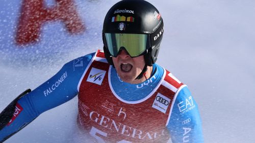Alle 20.45 la ripartenza sul 'vetro' della Planai: Odermatt furia da rimont, Vinatzer, Borsotti e Talacci per l'Italia