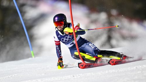 Biathlon: la Francia vince a mani basse l'Oro nella staffetta femminile, disastro Italia
