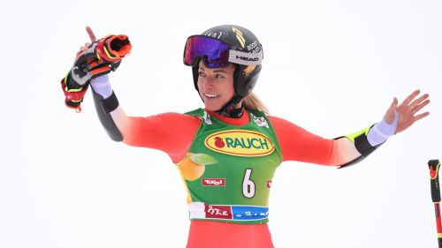 Masterclass di Lara Gut-Behrami sulla 'Challenger': super-g pazzesco e sesta coppa, Brignone