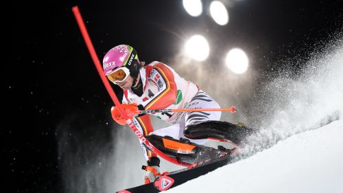 aaa. Vinatzer nei 15, Gross saluta