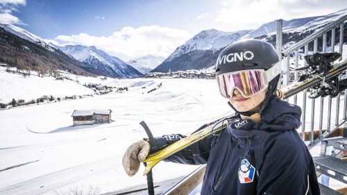 Flora Tabanelli al microfono di Dario Puppo. Livigno a Milano