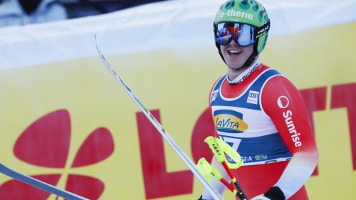 Franjo von Allmen deve fermarsi: danno al ginocchio destro in allenamento, quattro le settimane di stop
