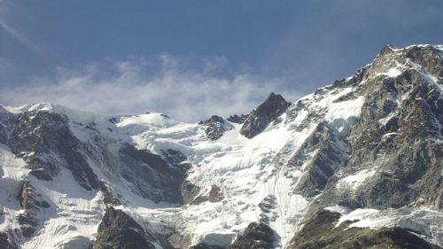Il caldo torrido accelera il ritiro dei ghiacciai delle alpi